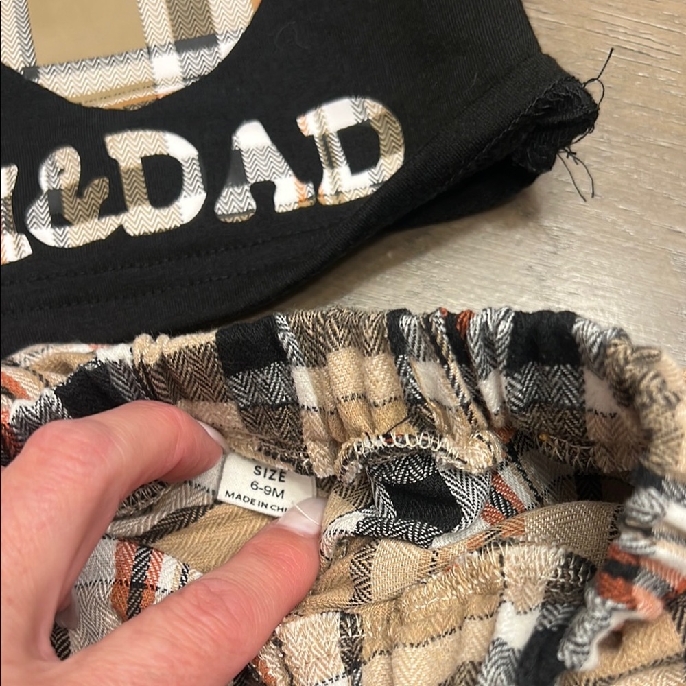 SHEIN Black and Plaid Kids Matching Set - Picture 2 of 5